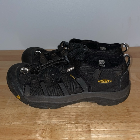 Keen Water Shoes - Picture 3 of 6